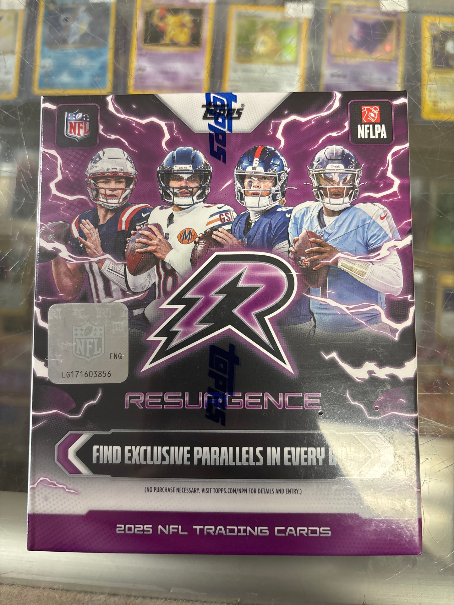 2025 Topps Resurgence Football Mega Box