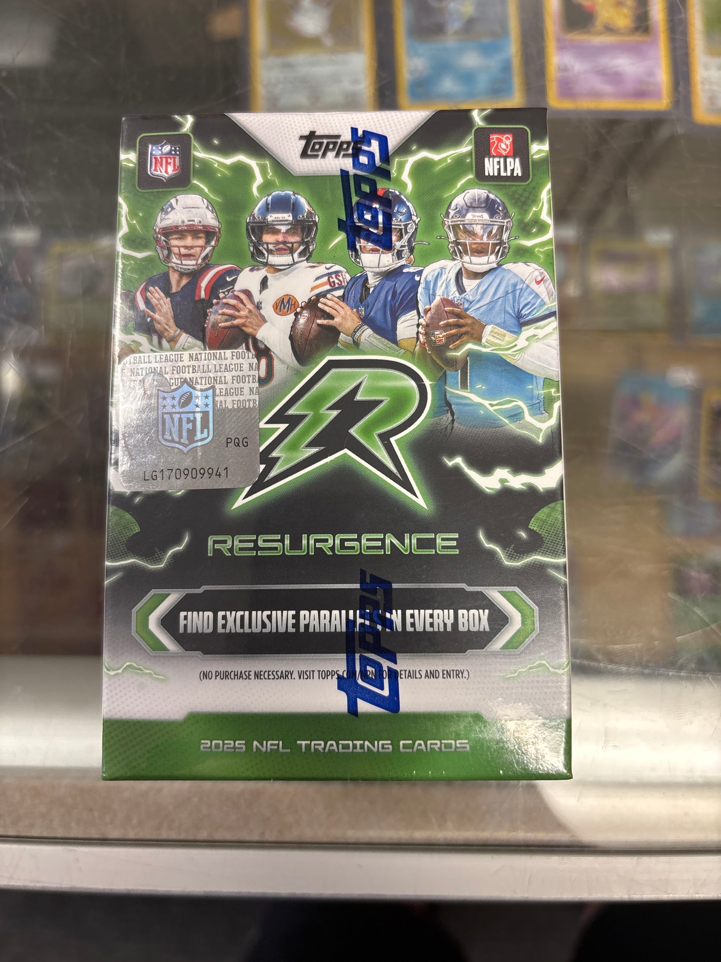 2025 Topps Resurgence Football Blaster Box