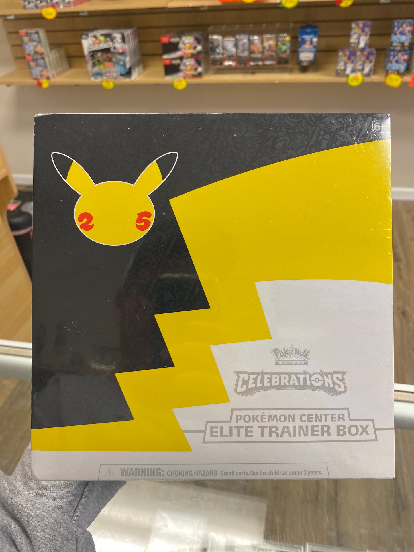 Pokémon Celebrations Pokémon Center Elite Trainer Box